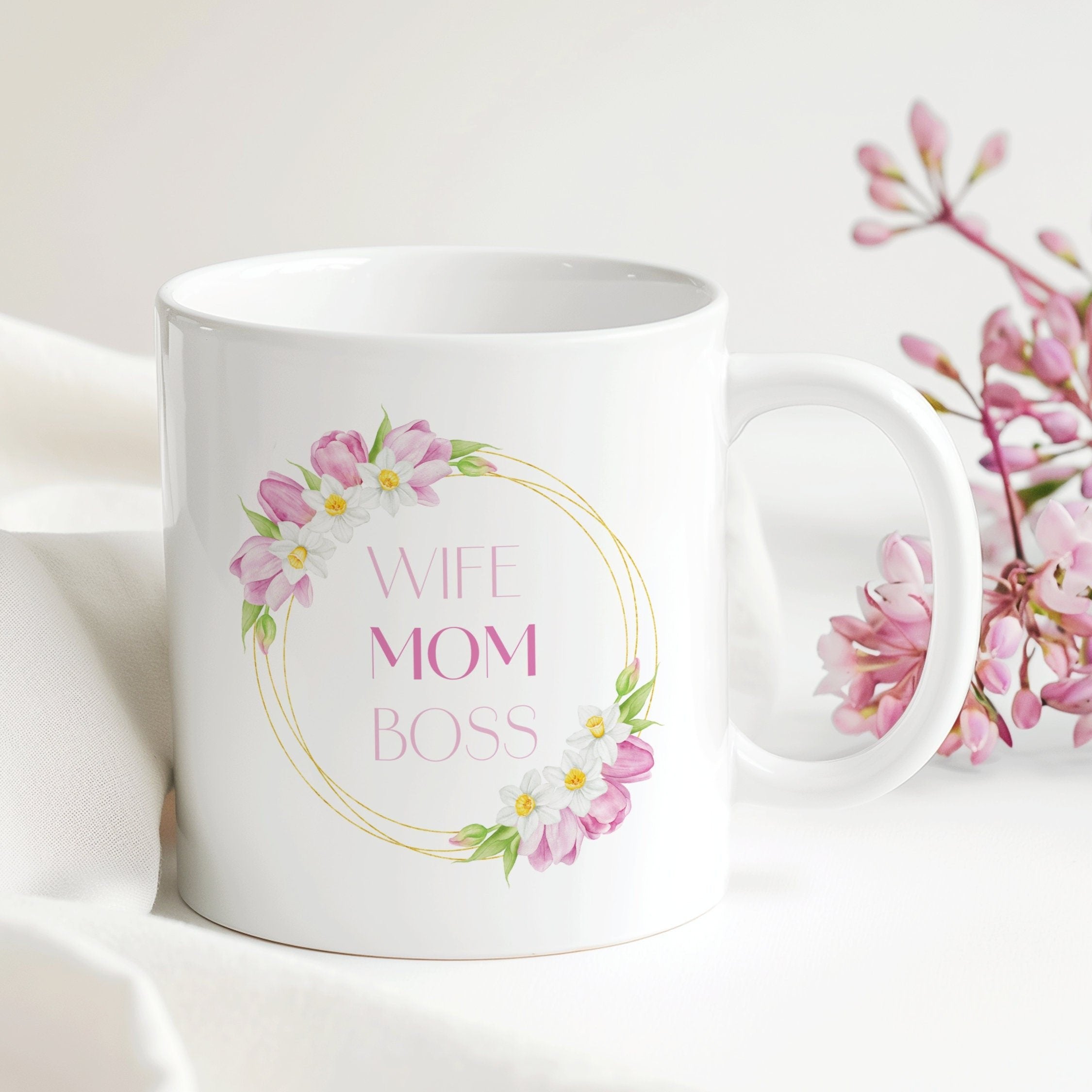 Wife Mom Boss Tasse | Geschenk Muttertag Geburtstag Weihnachten Ostern 330 ml - 0013