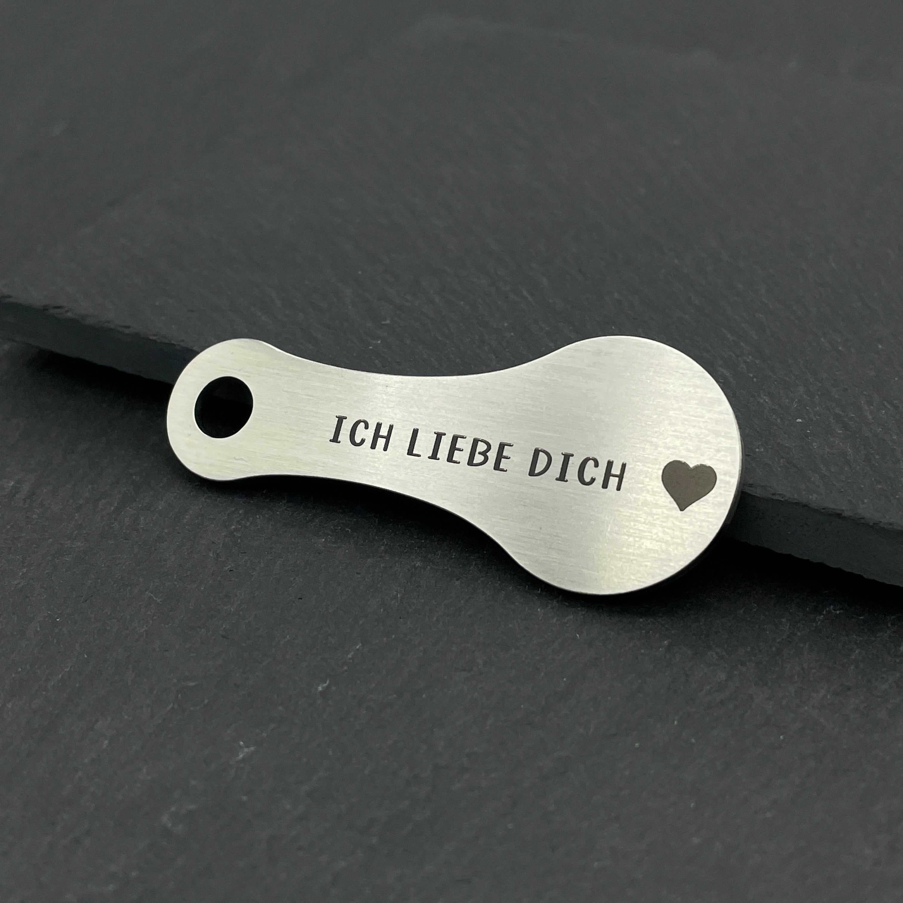 Einkaufswagenlöser mit Gravur - Personalisierbarer Einkaufschip aus Edelstahl - Wiens3d