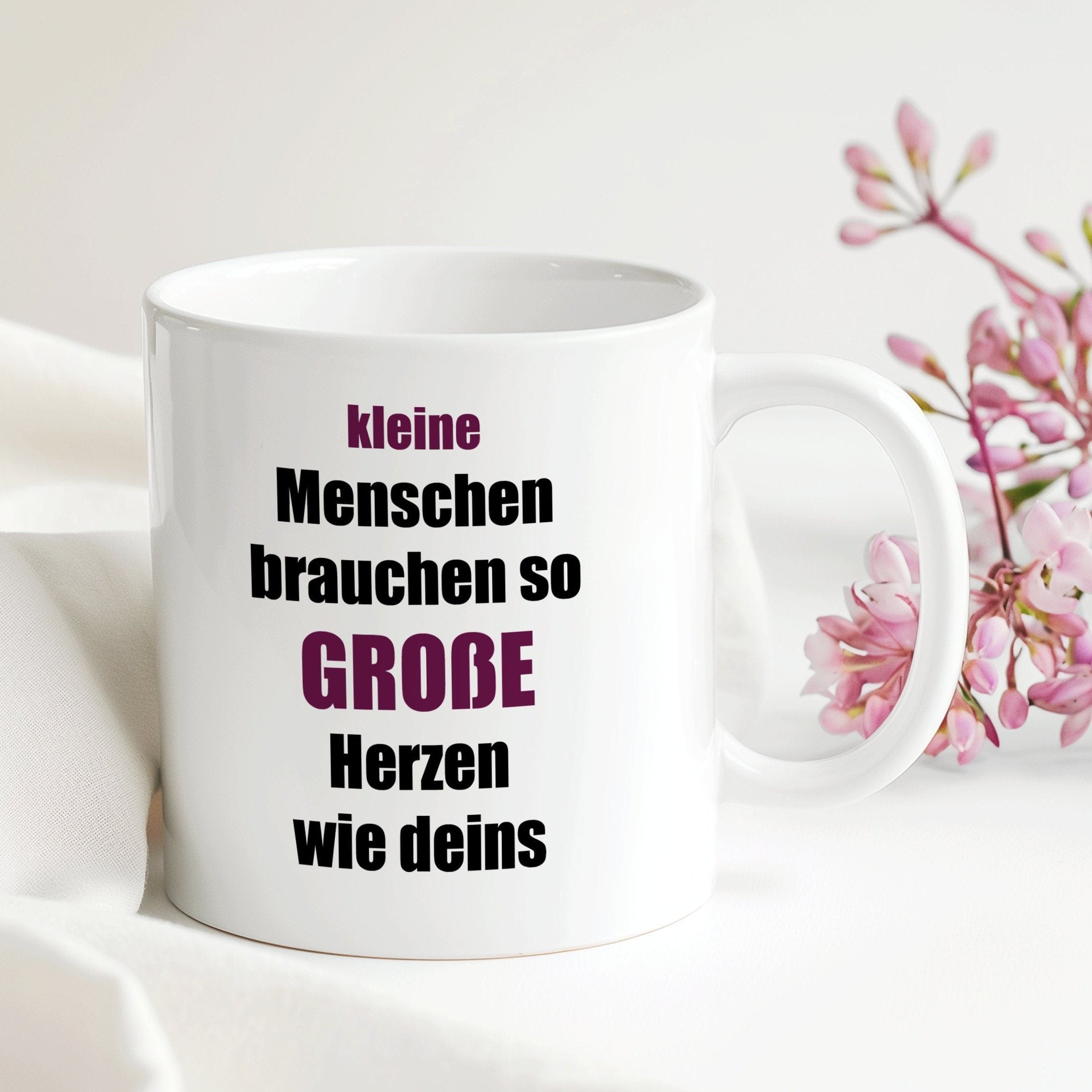 Tasse Spruch großes Herz | kleine Menschen | Weihnachten Muttertag Geburtstag Geschenk Arbeit | 330 ml - 0232