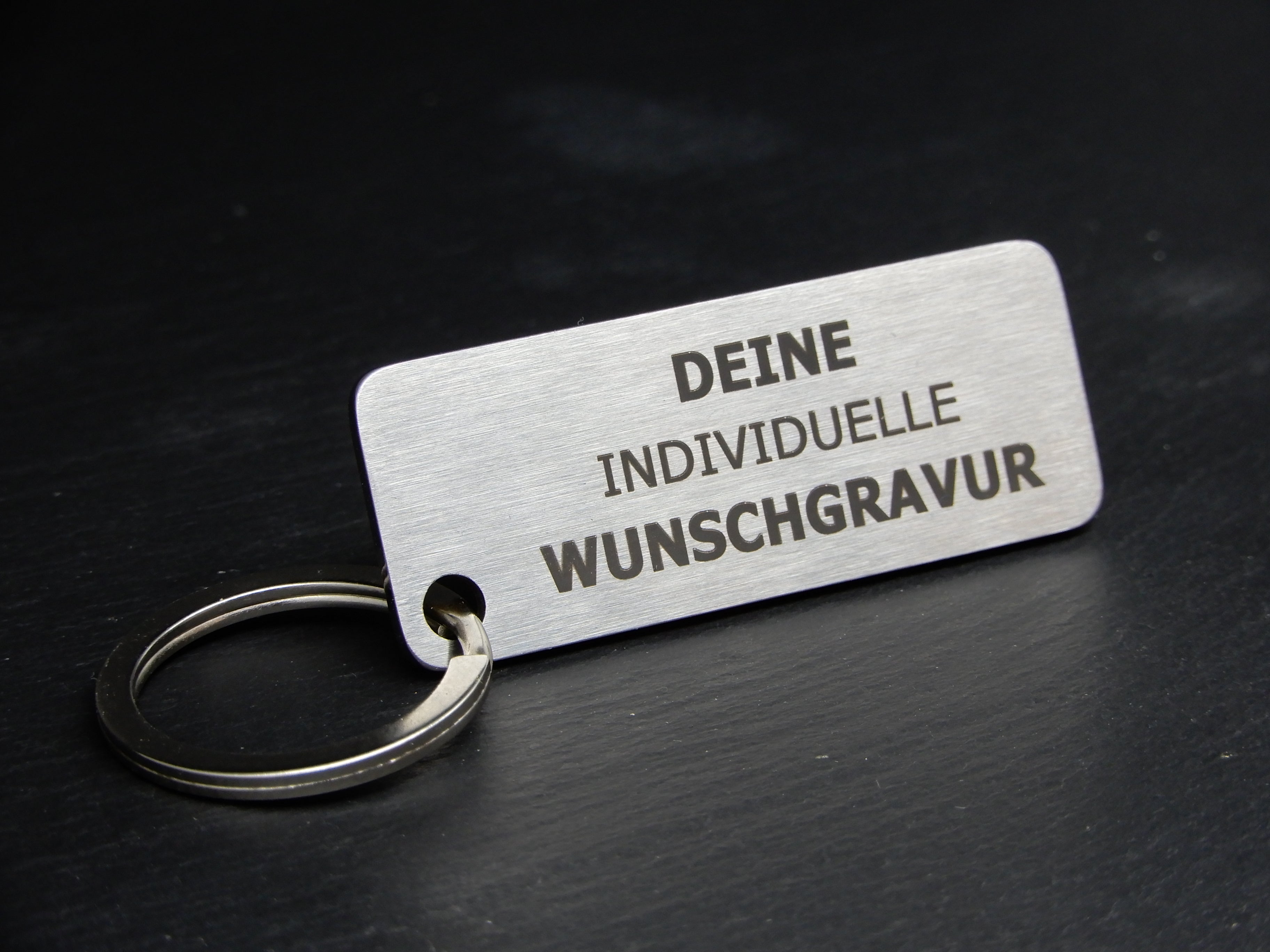 Schlüsselanhänger Personalisiert mit Wunschgravur und Wunschsymbol - Wiens3d