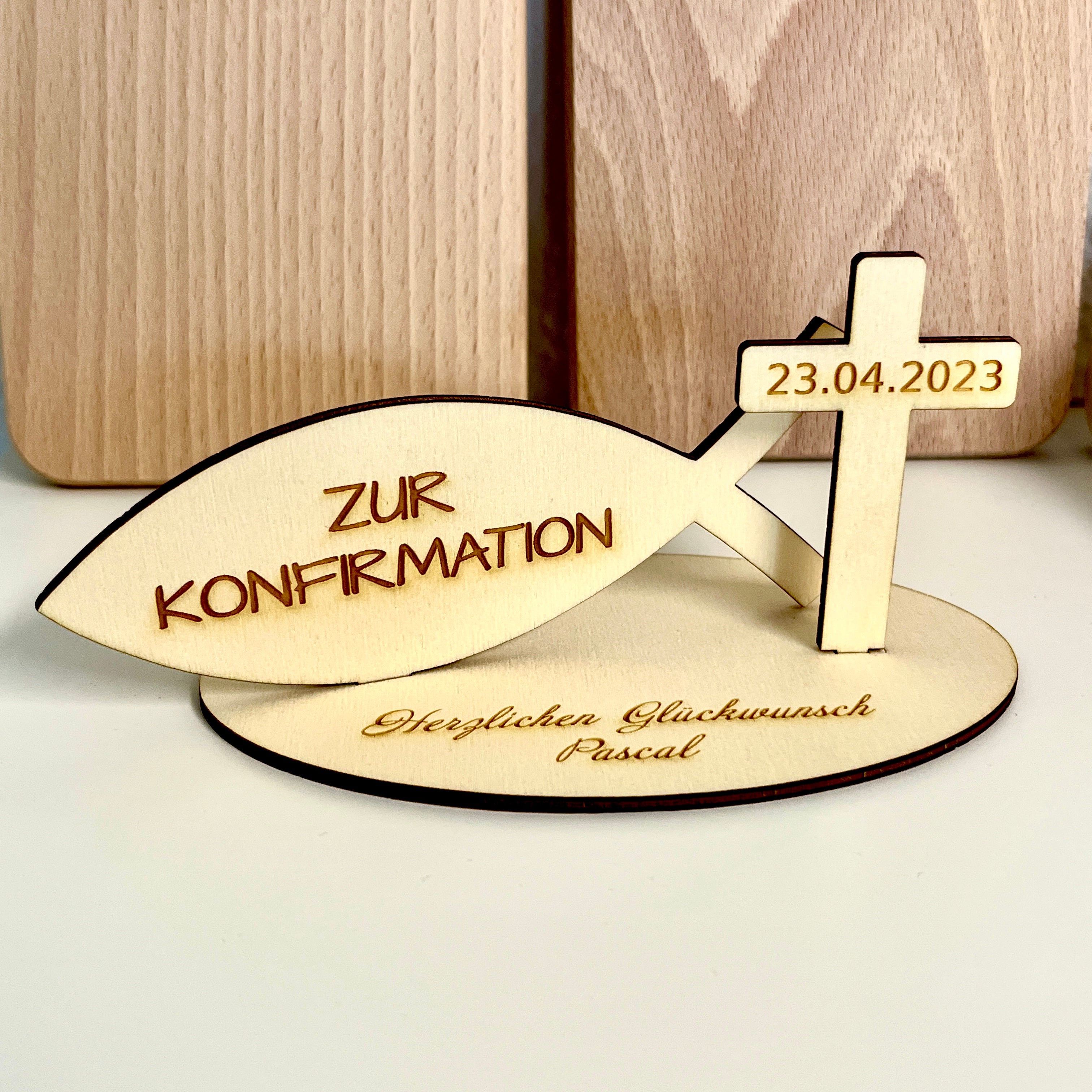 Geldgeschenk zur Konfirmation, Taufe, Kommunion | Fisch & Kreuz mit Namensgravur aus Holz - Wiens3d